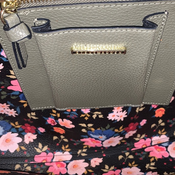 Steve Madden | Olive Green Tote - Picture 5 of 6